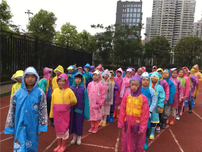 愉景新城小学风雨阳光运动