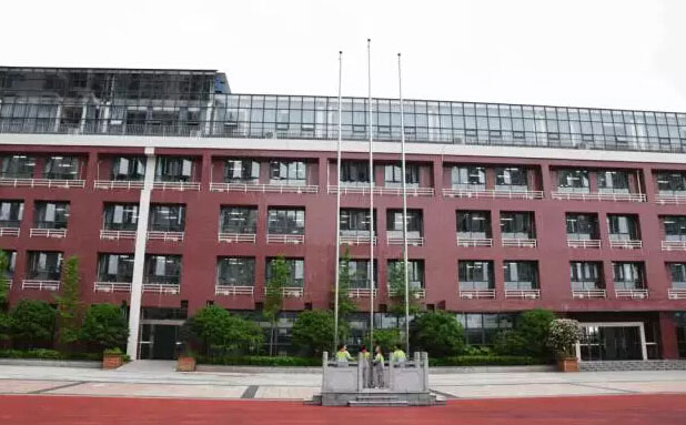 学校学位基本满员